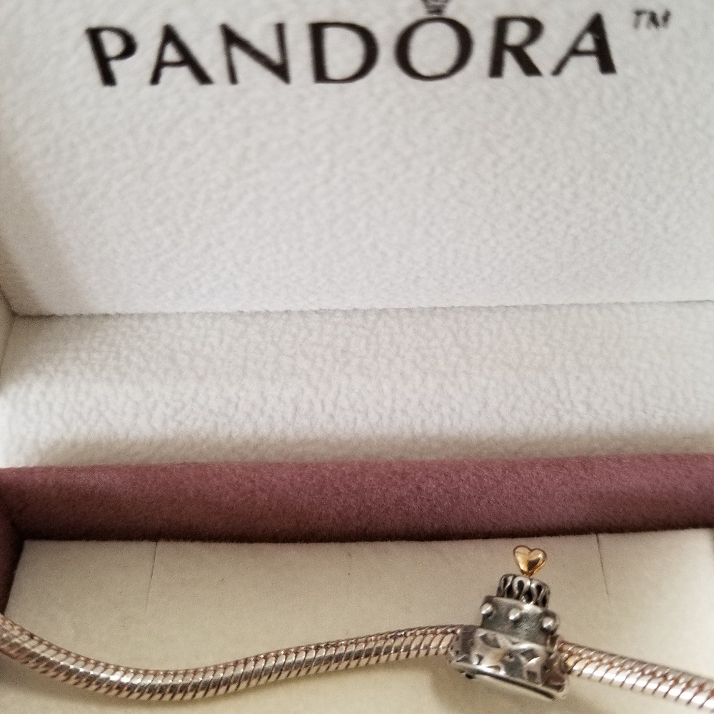 Pandora 🎂